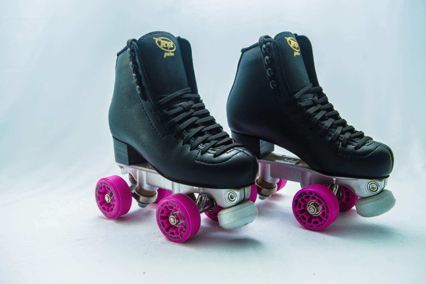 Patins Amazon - Preto c/Roda Rosa